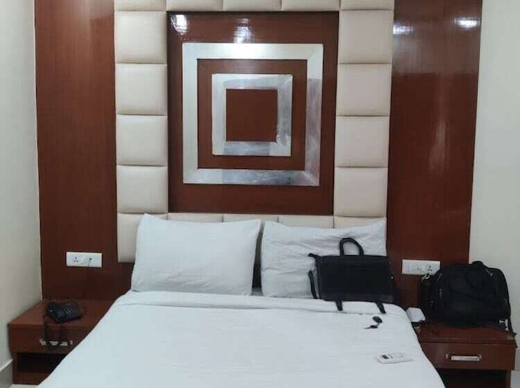 酒店 Vitthal Prayagraj