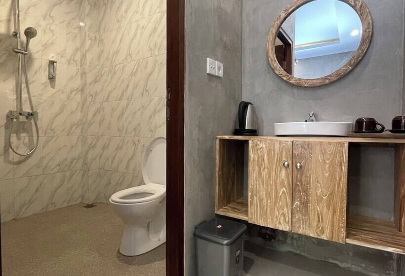 פנסיון Rumah Weda