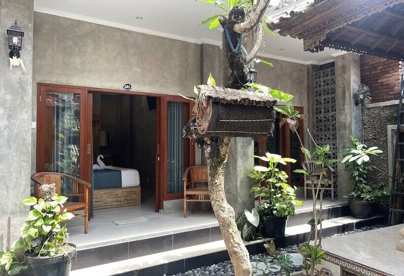 פנסיון Rumah Weda