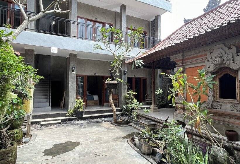 פנסיון Rumah Weda
