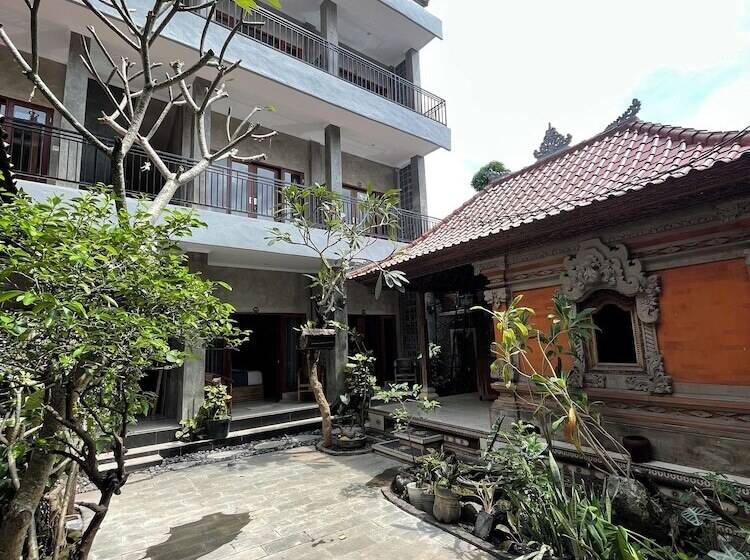 פנסיון Rumah Weda