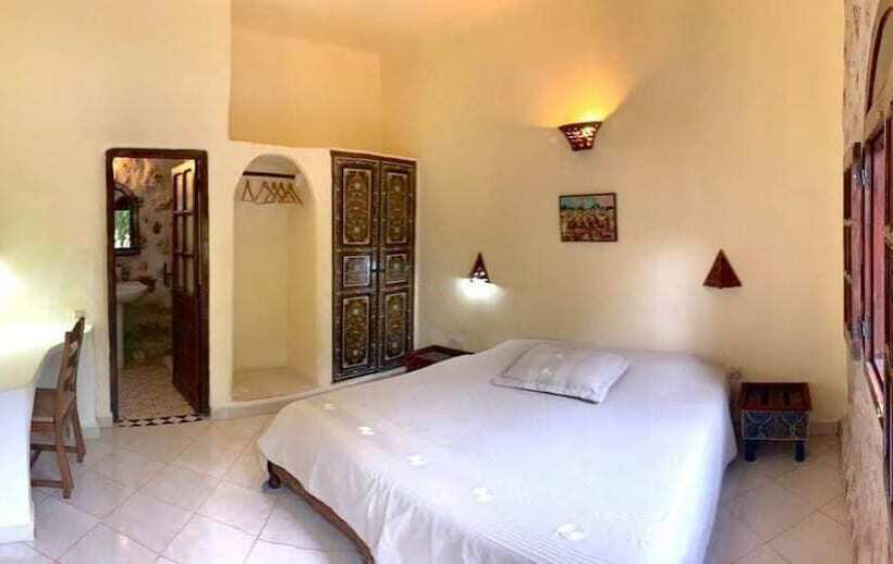 هتل Azzaouia Resort & Development