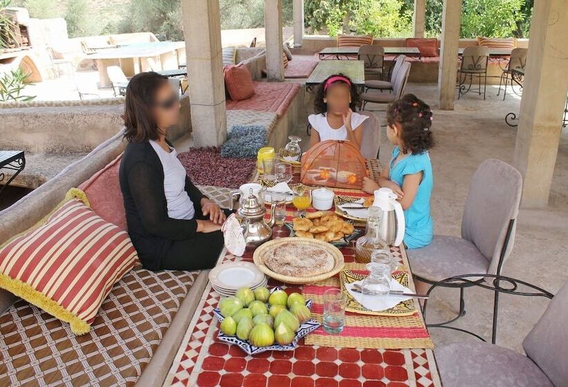 هتل Azzaouia Resort & Development