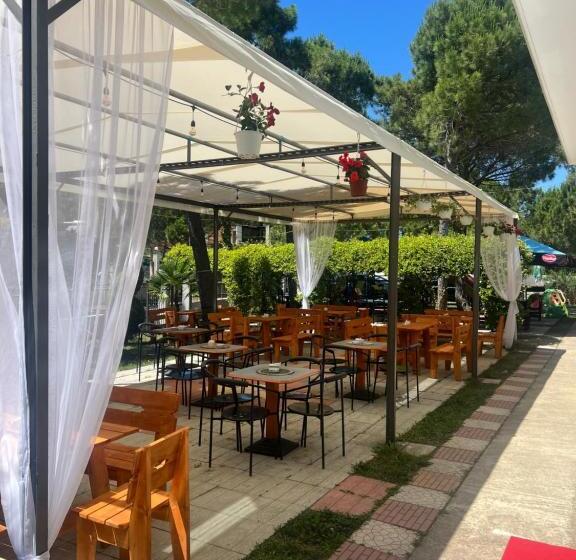 Bar Restorant Hotel “ Mani “