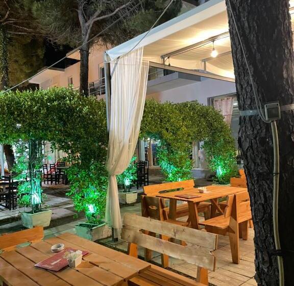 Bar Restorant Hotel “ Mani “