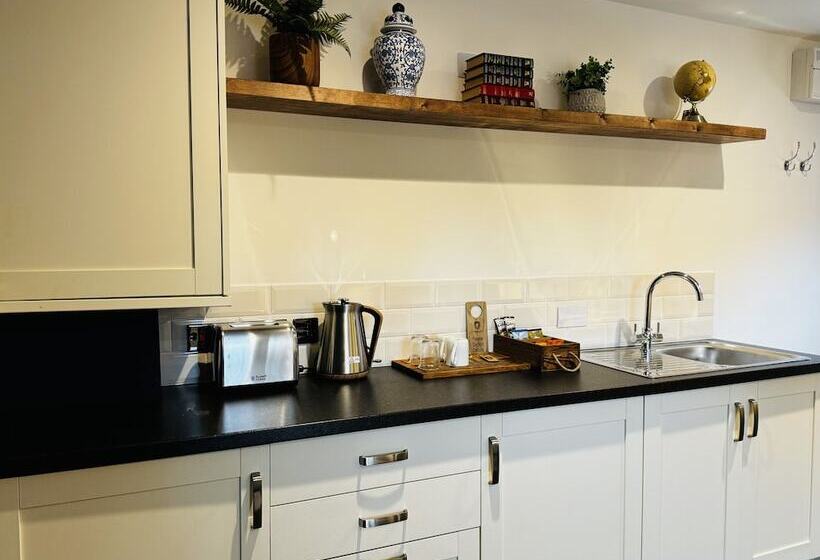 Отель The Red Lion