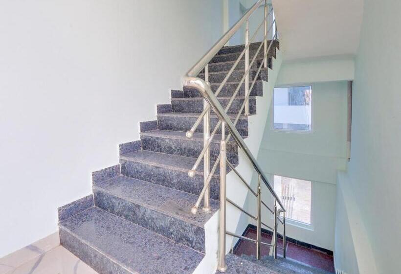 Oyo Hotel Eashan Inn