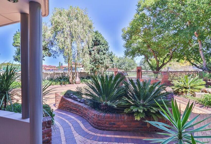 פנסיון Cascade Villa Guesthouse