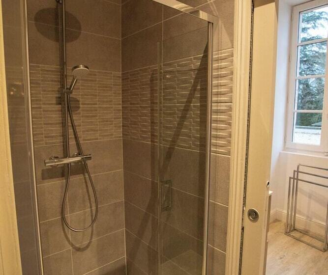 膳宿费 Chateau De Quincey