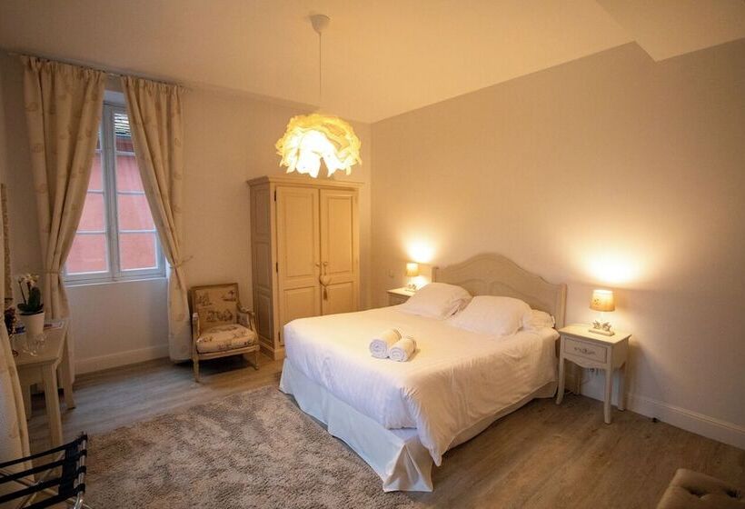 膳宿费 Chateau De Quincey