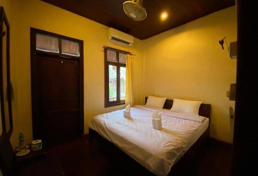 ペンション Tingkham Guesthouse