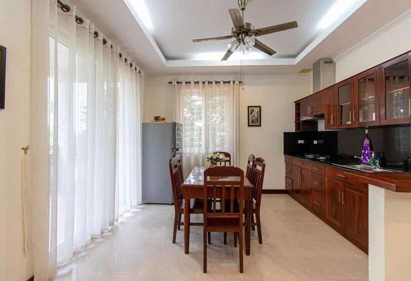 تختخواب و صبحانه Elegant Escape Residence