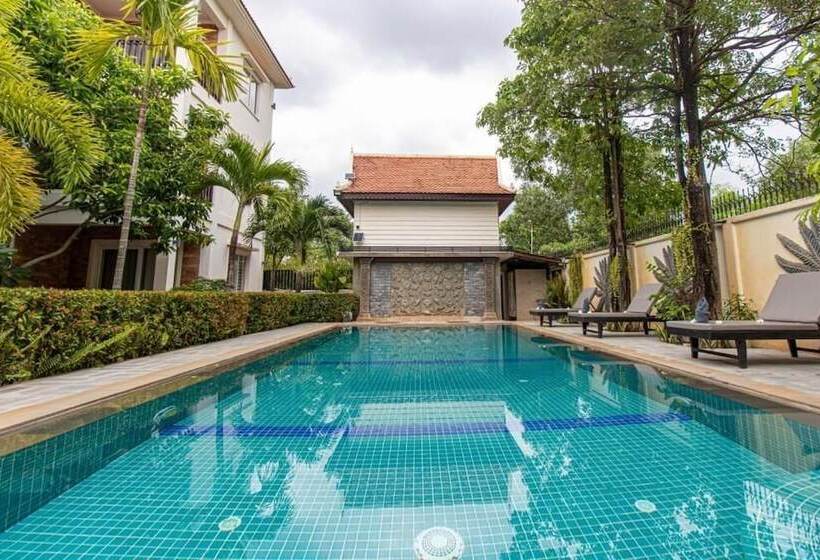 تختخواب و صبحانه Elegant Escape Residence