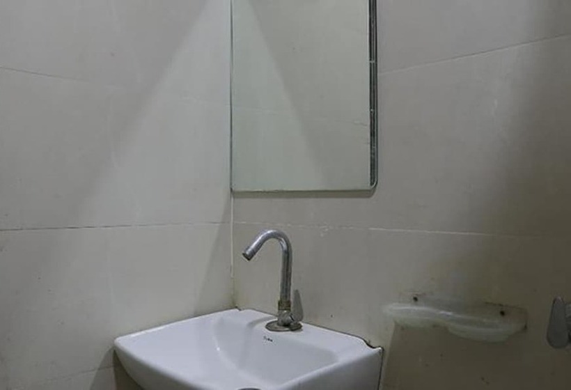 Fabhotel Royal Inn Ii