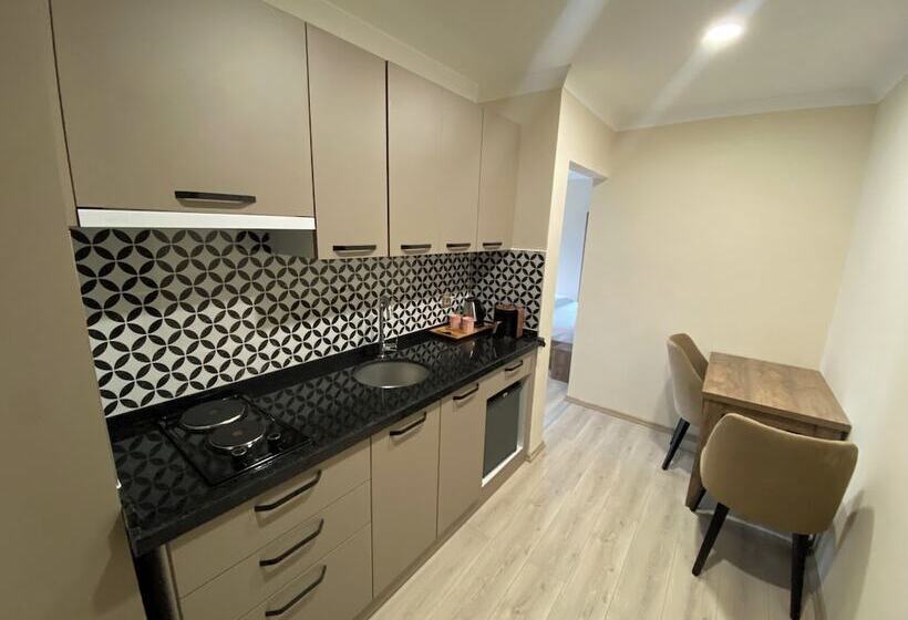 בית מלון כפרי Rena Grand Residence & Suit