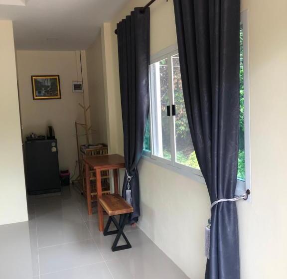 펜션 บ้านอยู่ดีโฮมสเตย์