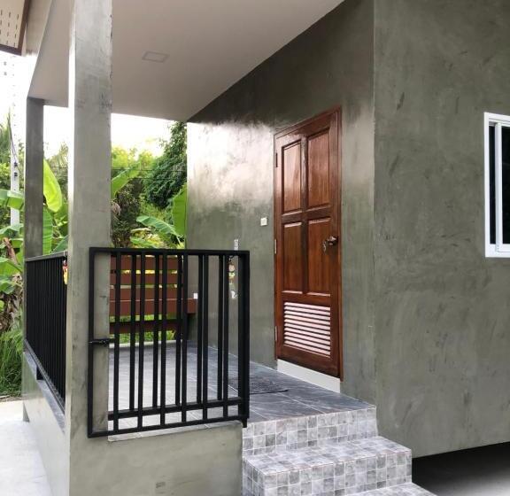 펜션 บ้านอยู่ดีโฮมสเตย์