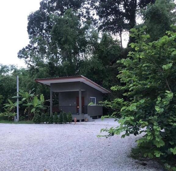 펜션 บ้านอยู่ดีโฮมสเตย์