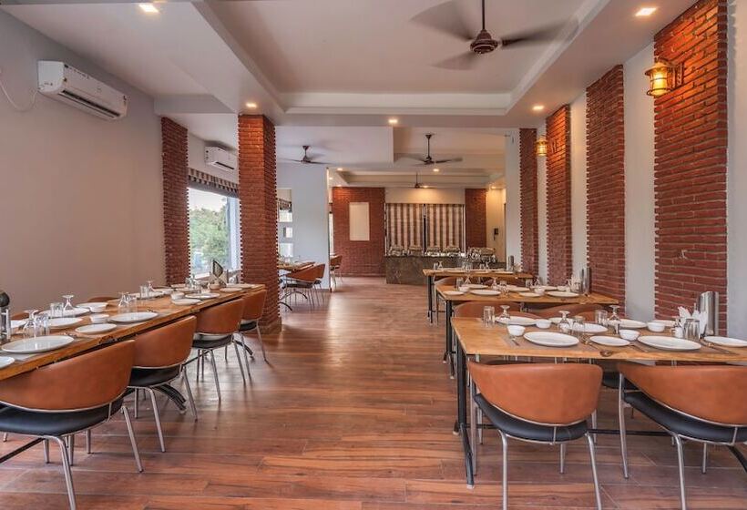 Hotel The Destin Ekaant By 3tree Group