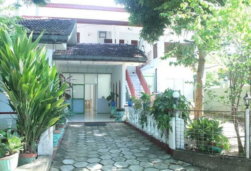 호텔 Thirasara Holiday Resort