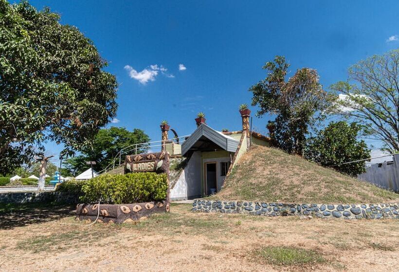 One Alo Hotel And Resort By Hiverooms