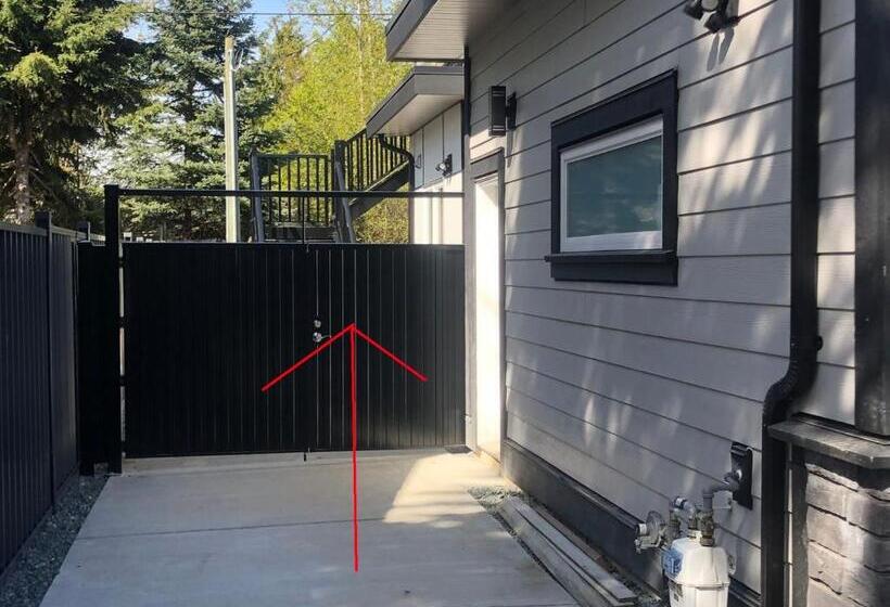 Pensió 2024 Newly Built 2nd Lvl Guest Suite   2 Bedrooms