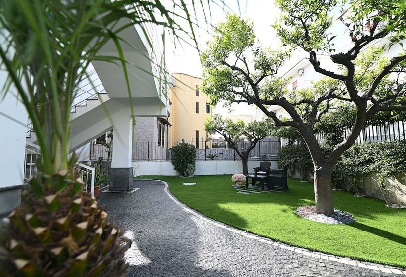 Пансион Slopes Suites And Spa