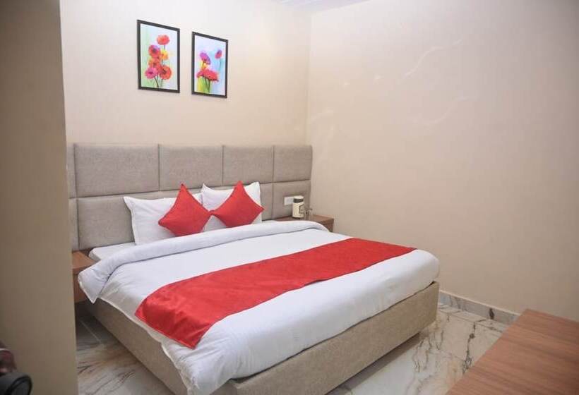 Отель Pooja O Dine