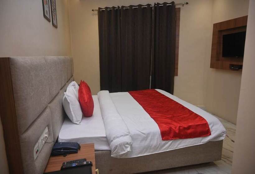 Отель Pooja O Dine