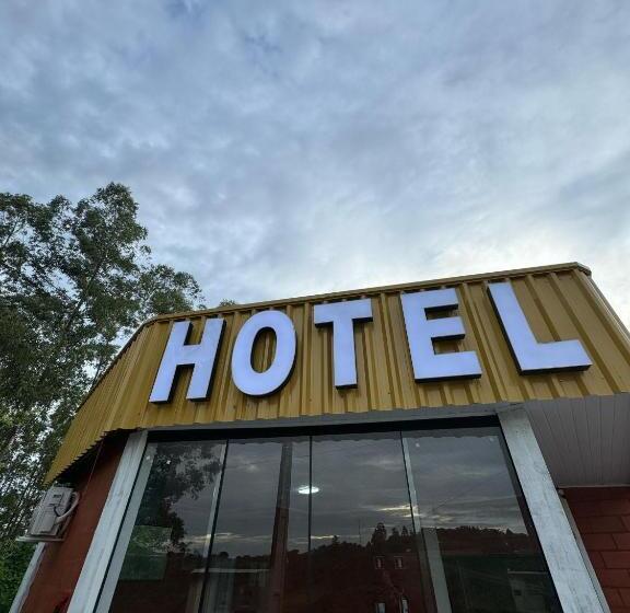 ホテル Na Rodovia Castelo Branco