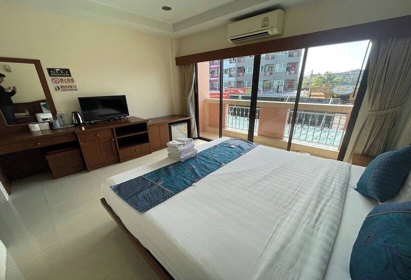 Отель One World One Home Patong 1