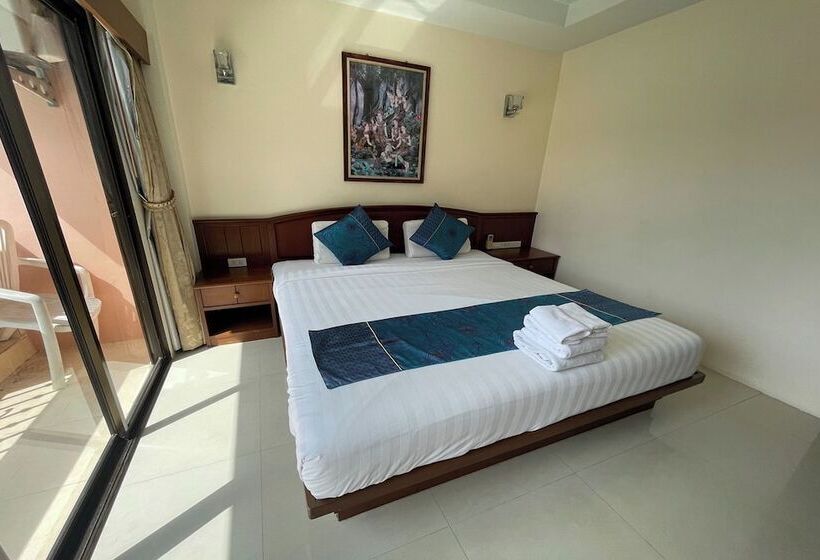 Отель One World One Home Patong 1