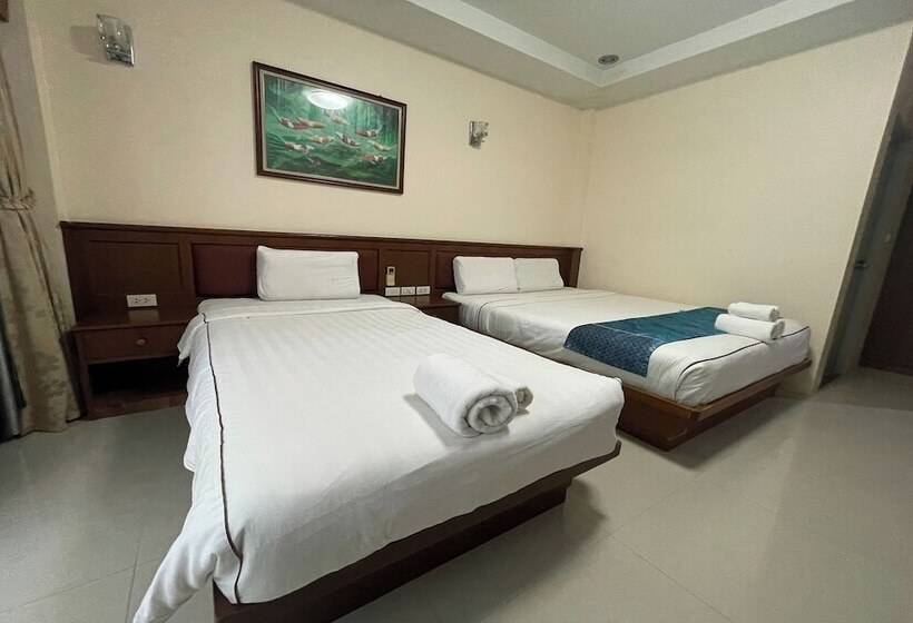 Отель One World One Home Patong 1