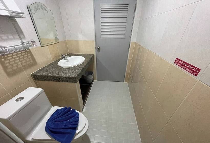 Отель One World One Home Patong 1