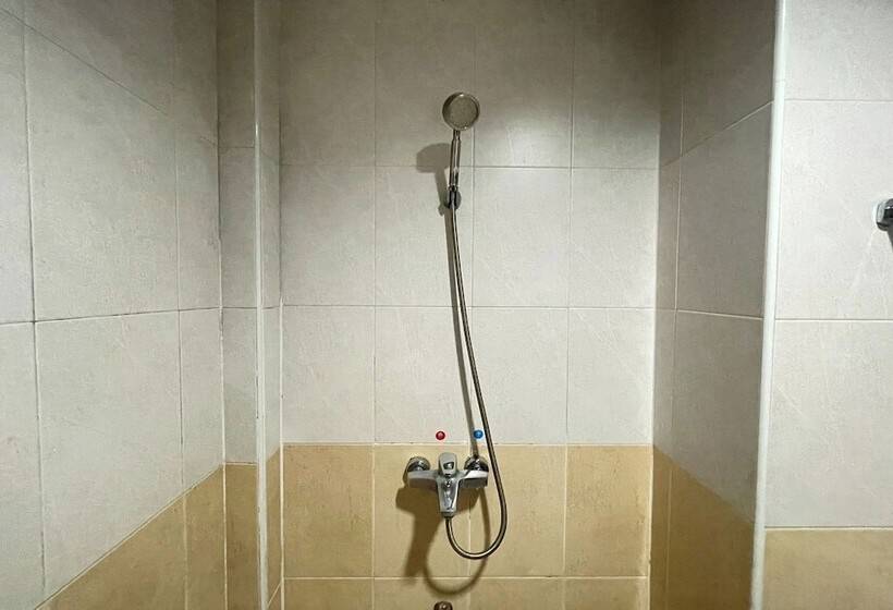 Отель One World One Home Patong 1