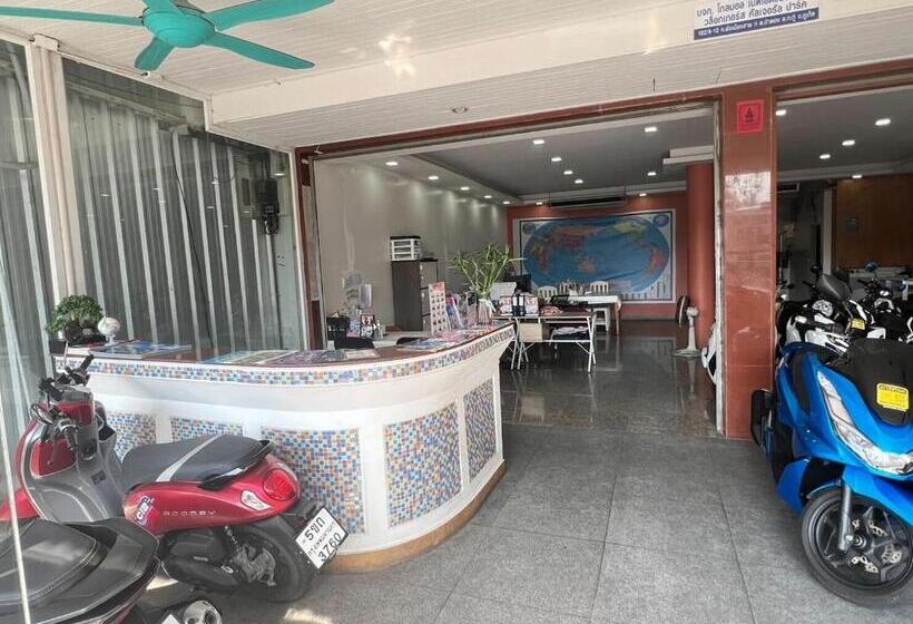 Отель One World One Home Patong 1