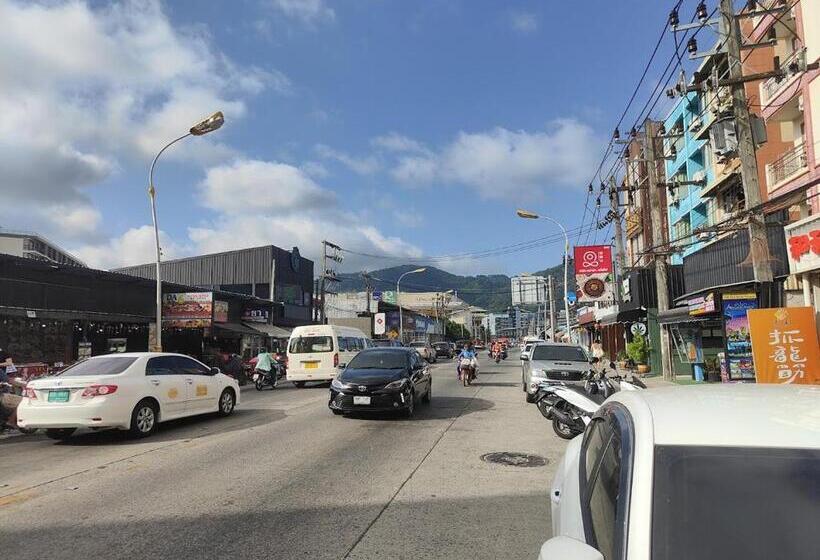 Отель One World One Home Patong 1