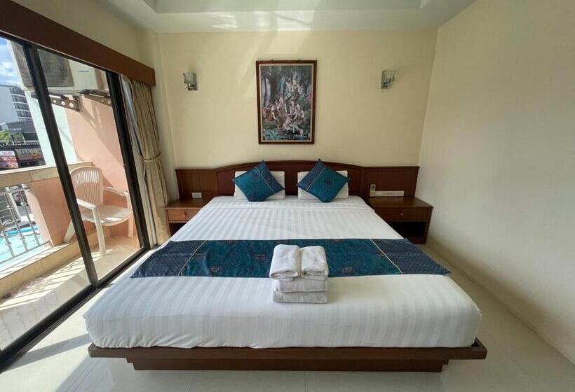 Отель One World One Home Patong 1