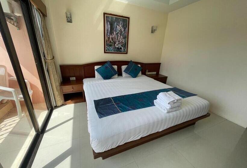 Отель One World One Home Patong 1