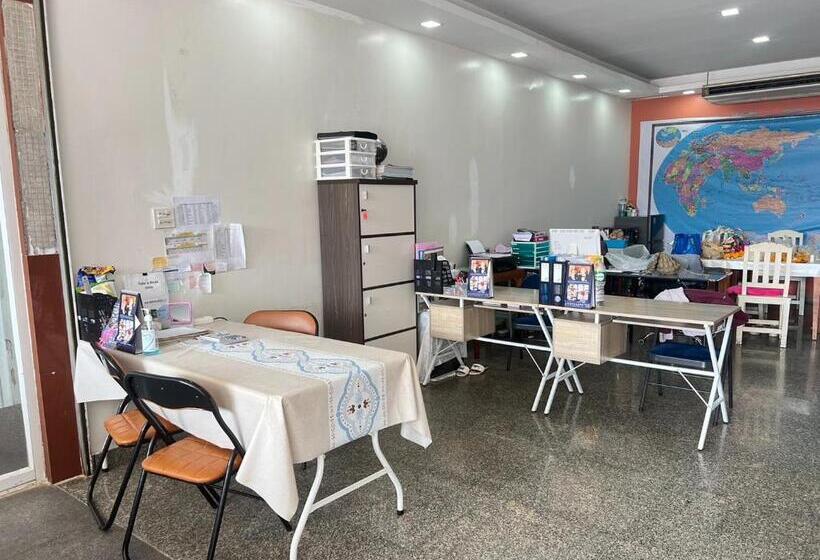 Отель One World One Home Patong 1