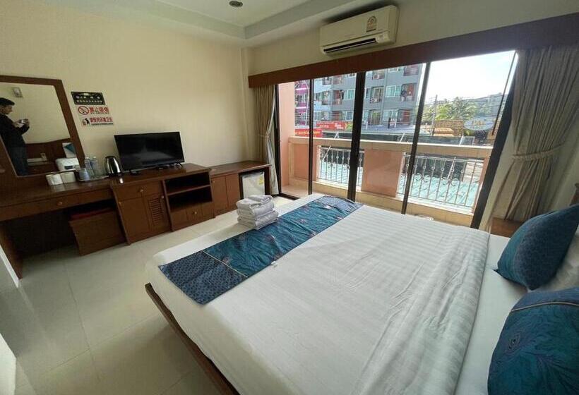 Отель One World One Home Patong 1