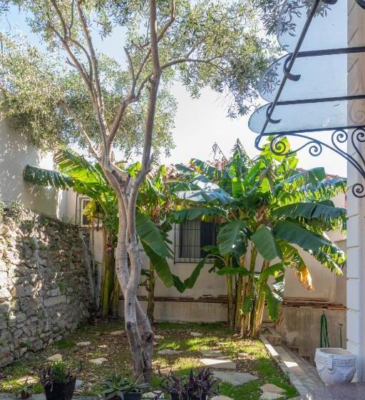 بنسيون Angoni Villa