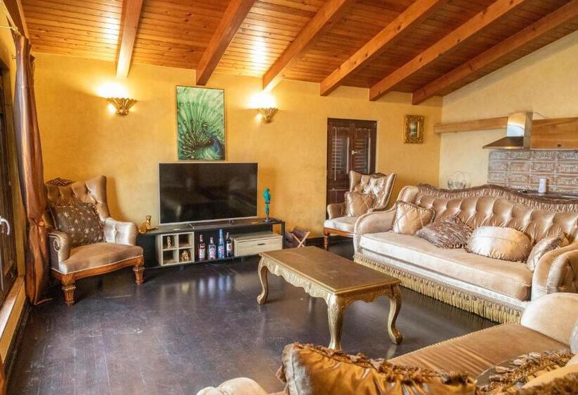 بنسيون Angoni Villa