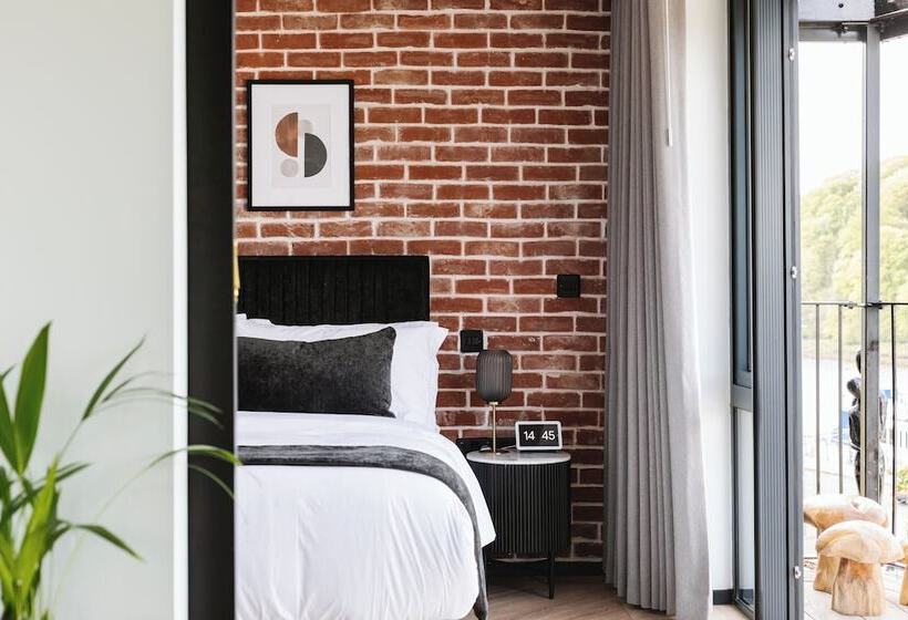 پانسیون The Cliffe At The Quay