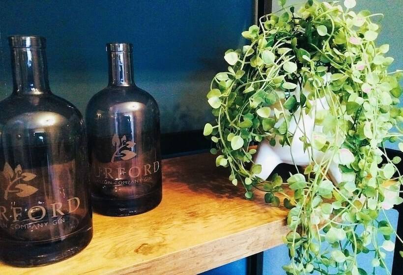 민박 Davenford Burford