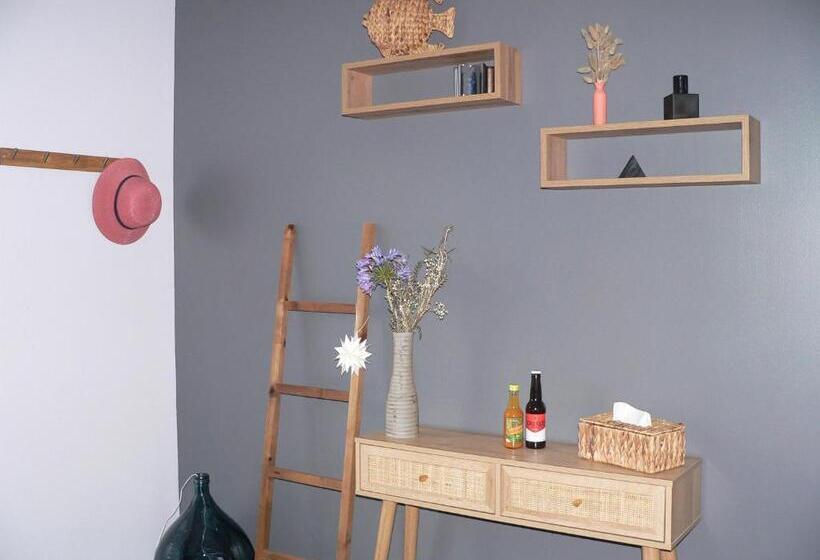 تختخواب و صبحانه La Petite Chambre Du Lac