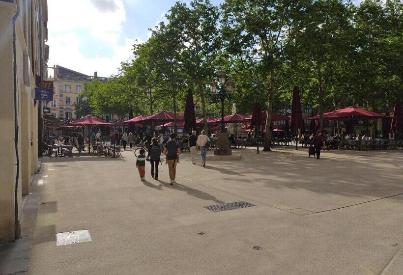 تختخواب و صبحانه La Petite Chambre Du Lac