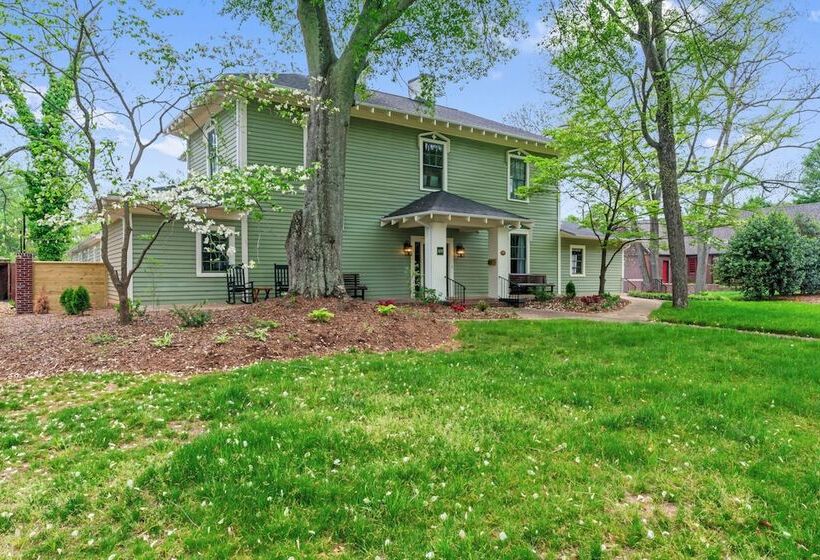 ベッドアンドブレックファースト The Opal And West House