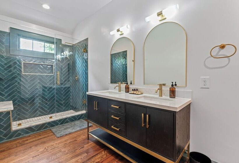 ベッドアンドブレックファースト The Opal And West House