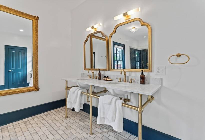 ベッドアンドブレックファースト The Opal And West House